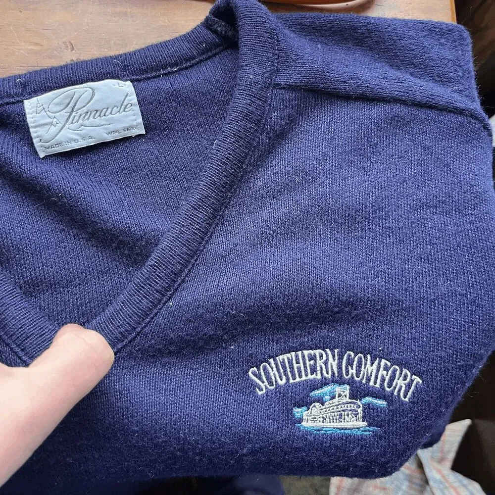 Vintage 1980s Pinnacle Southern Comfort V-Neck Sweater Navy Blue Size L USA Made